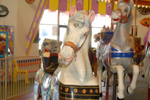 Carousel-horses-Seaside-Carousel-1900-Looff-Dentzel