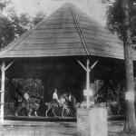 r-Quassy-Amusement-Park-1902-E-Joy-Morris-carousel