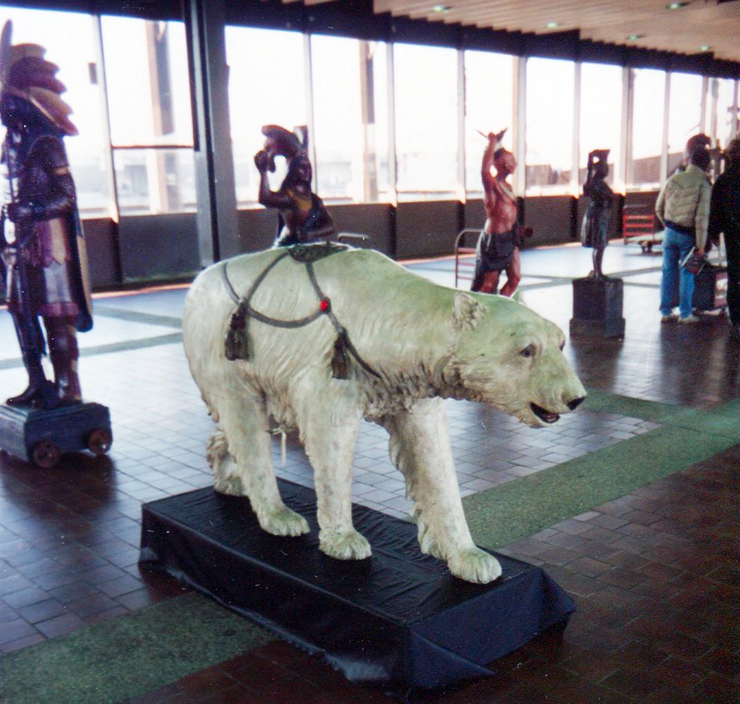 Guernsey-1989-carousel-auction-allan-herschell-polar-bear-121k