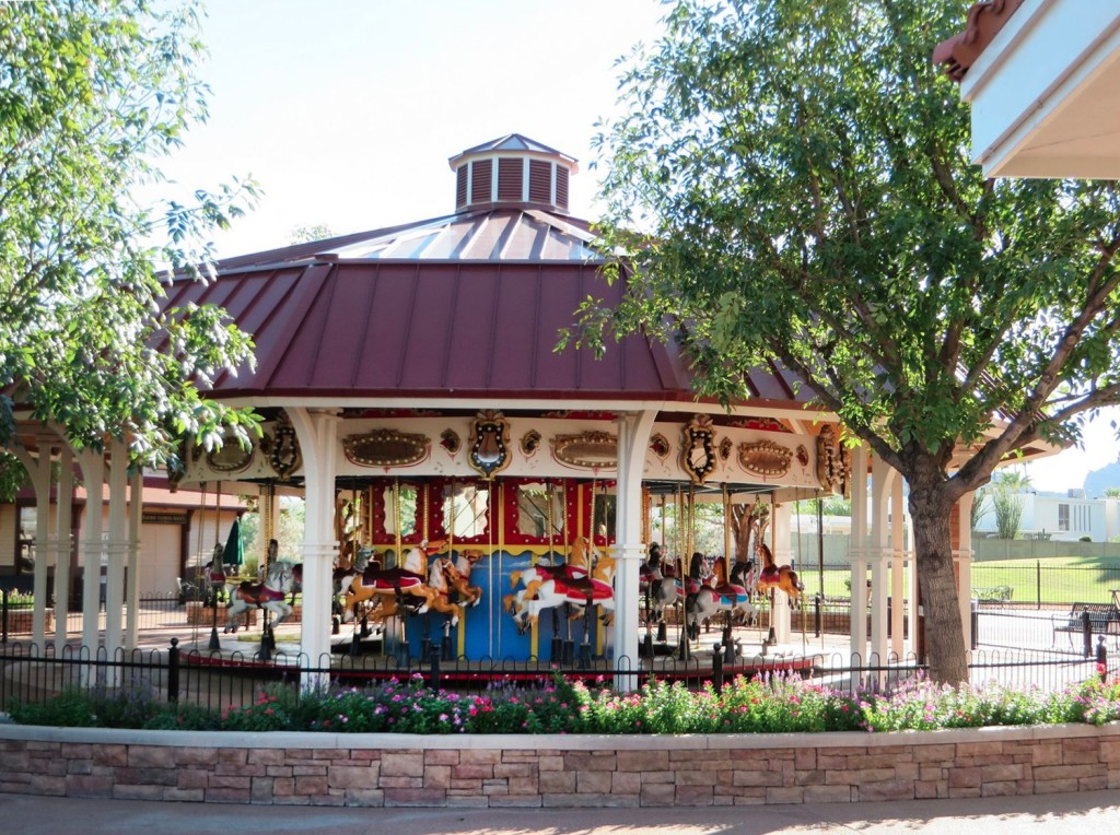 A classic 1950s Allan Herschell carousel and Poligon building turning big profits in Arizona.