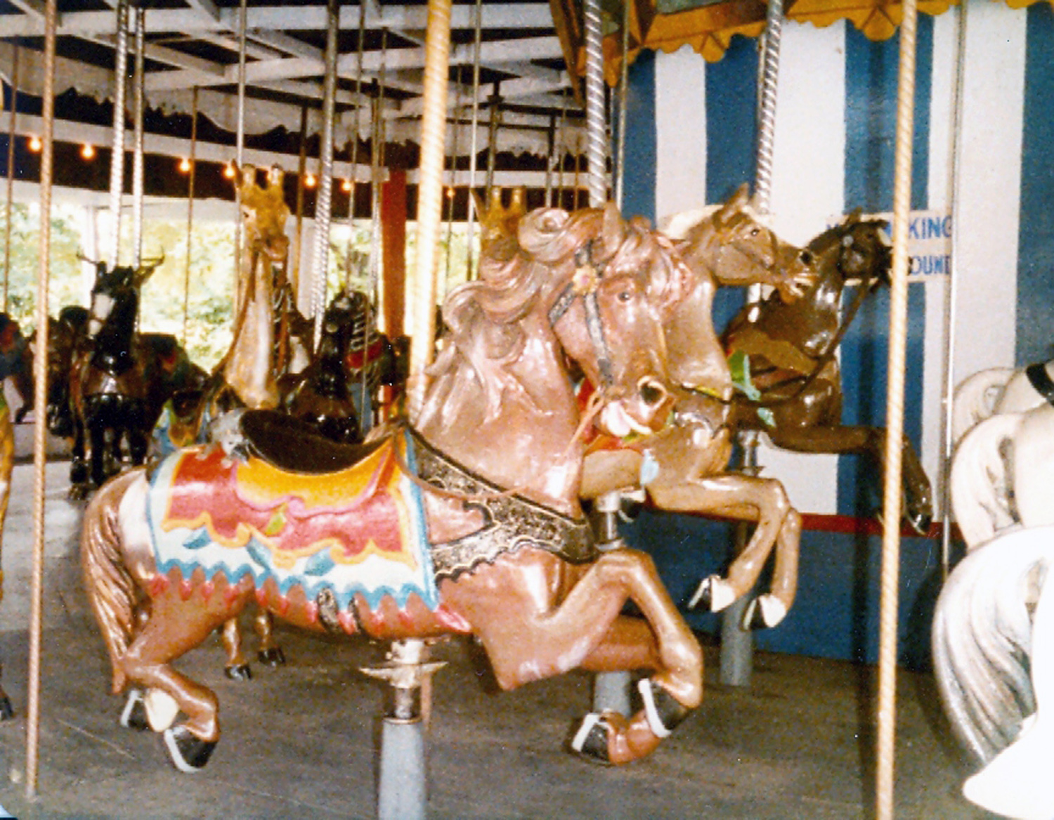 The-Last-E-Joy-Morris-Carousel-at-Quassy-Park-CT-Auctioned-1989-023