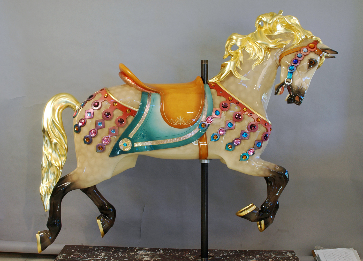 1927-Illions-supreme-carousel-horse-restored-pam-hessey-artist