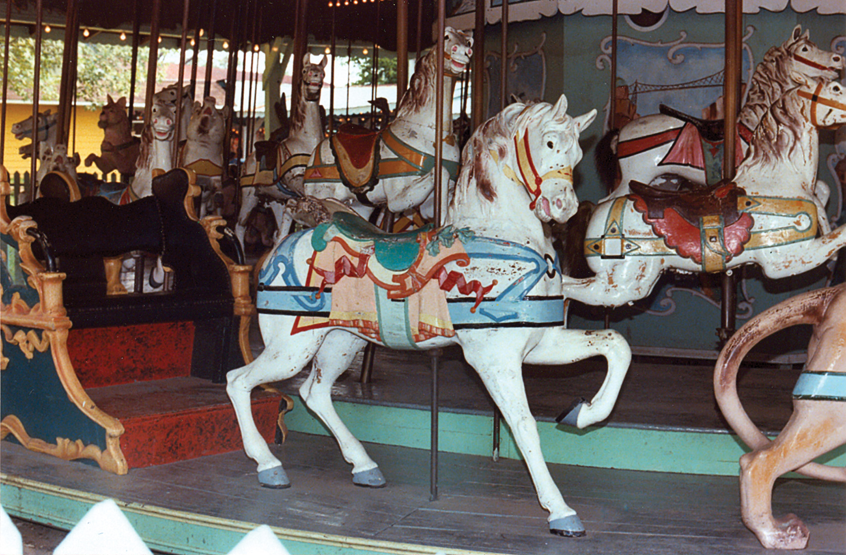 Beech-Bend-park-Dentzel-carousel-horse-ribbon-stander-Farnsworth-photo