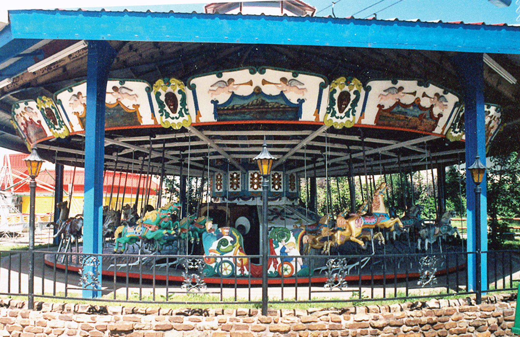 Bells-Amusement-Park-Parker-Carousel-full
