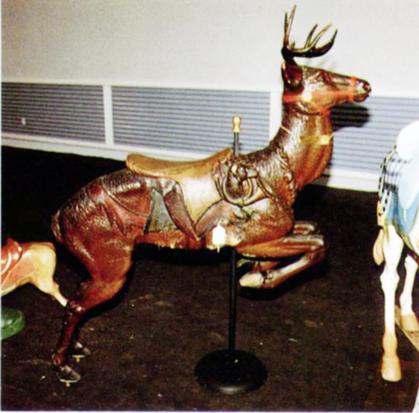 Dentzel-carousel-deer-Whitney-ath-the-Beach-27-5-1991