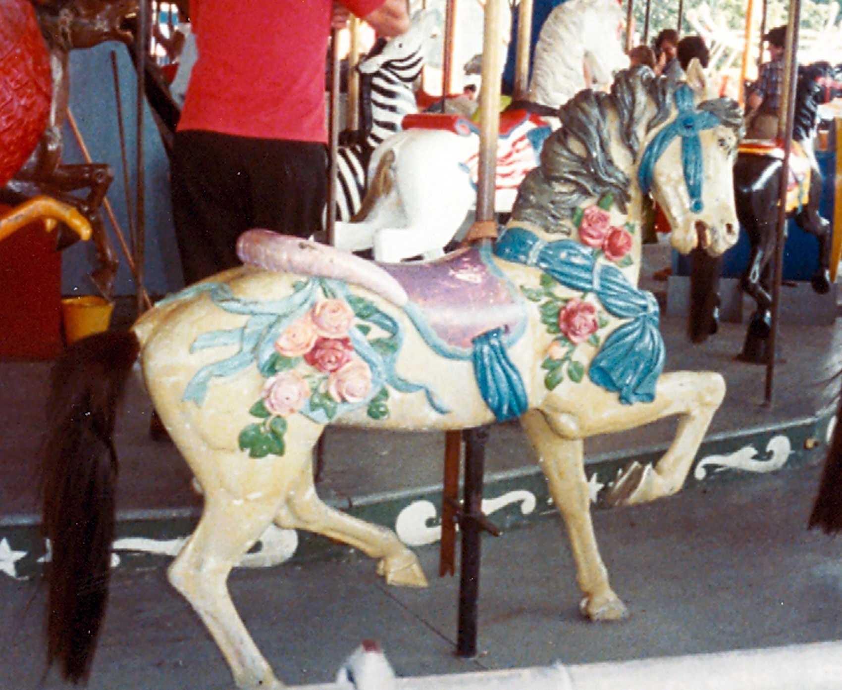Rocky-Point-RI-ca-1910-Herschell-Spillman-carousel-flowered-horse