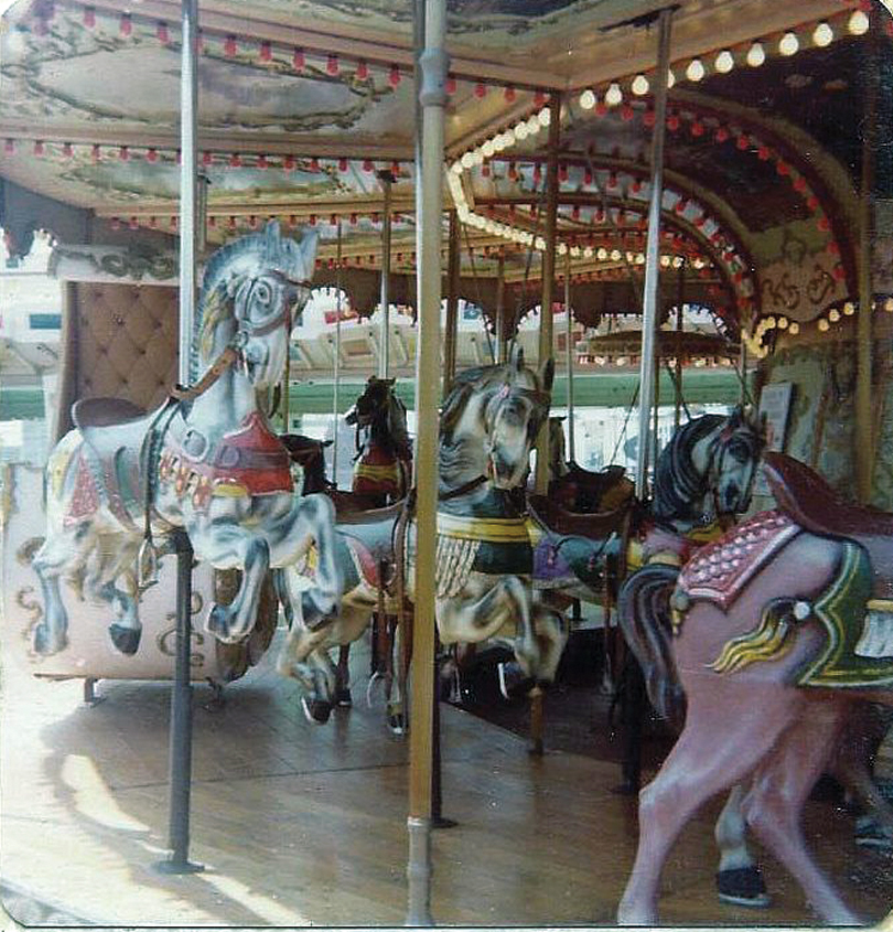 Wildwood-Sportland-Stein-Goldstein-carousel-horses-1970s