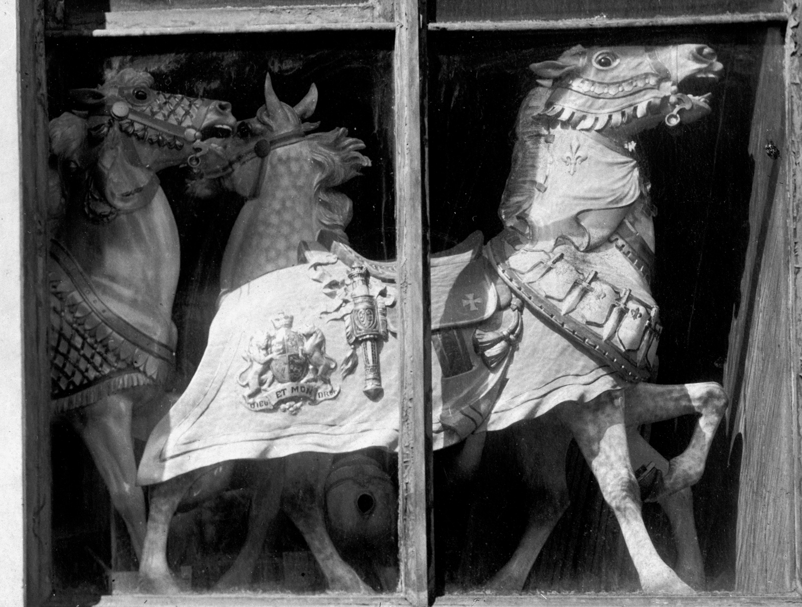 D-C-Muller-carousel-horses-shop-window-Philly-1910