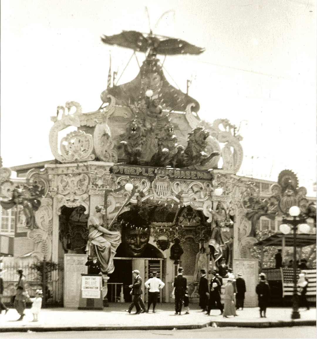 Eldorado-carousel-Facade-made-or-zinc-1912